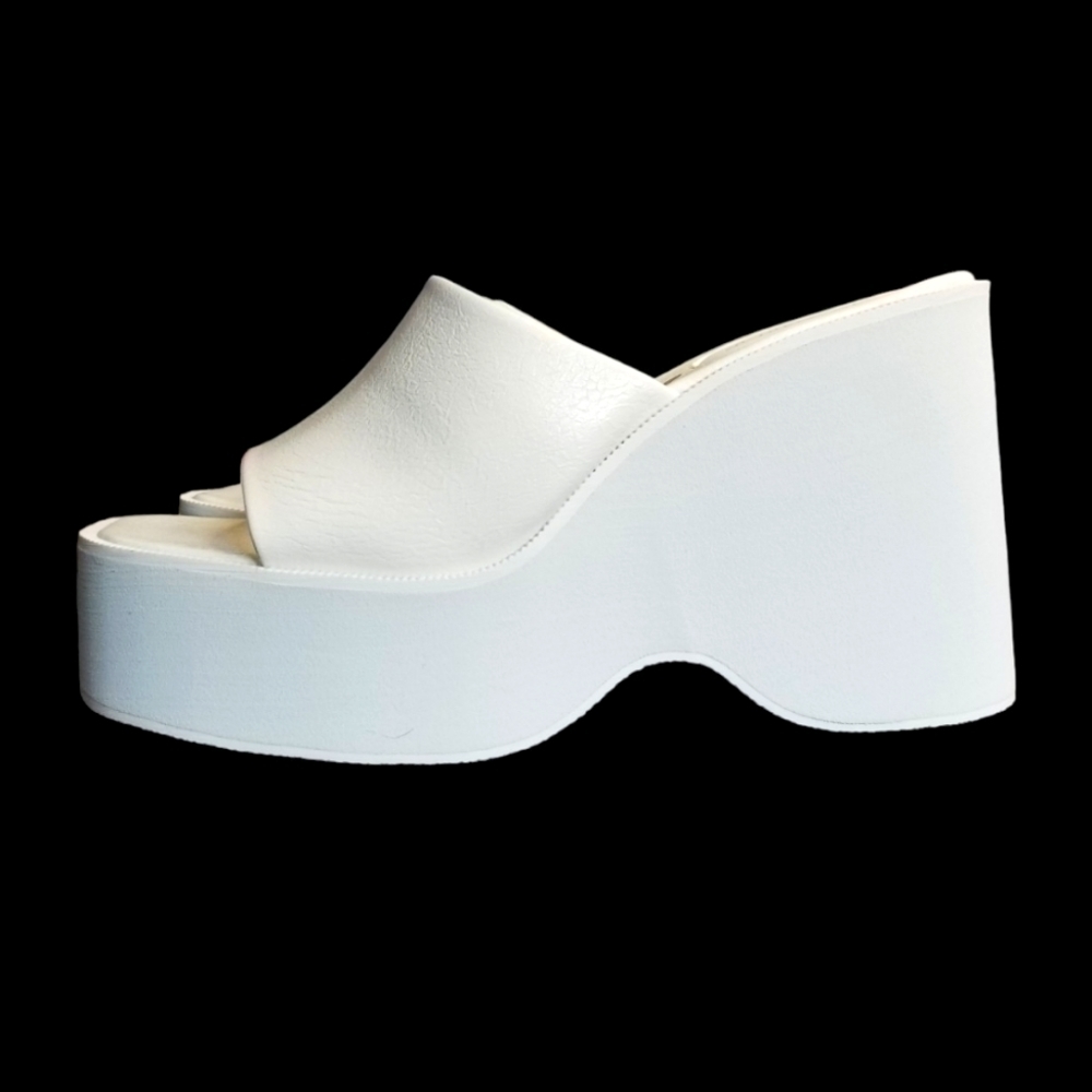 NEW Extra chunky white platform wedges